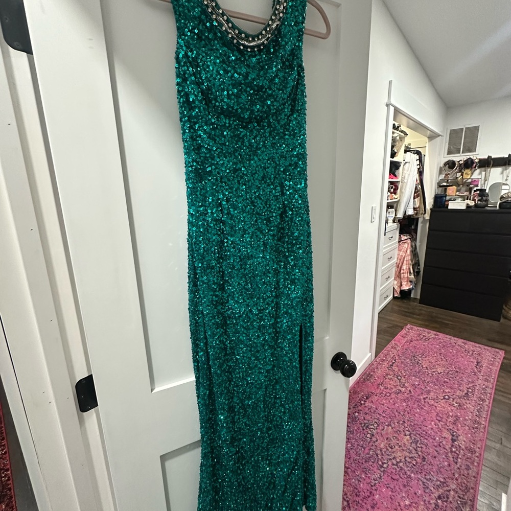 Scalia Emerald Green Sequin Gown sz 8